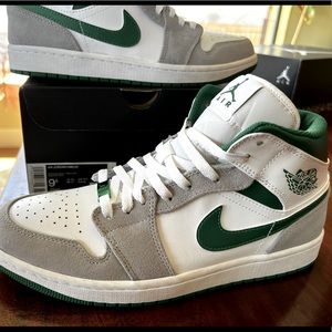 Jordan 1 Mid SE - Grey Green - Mens 9.5